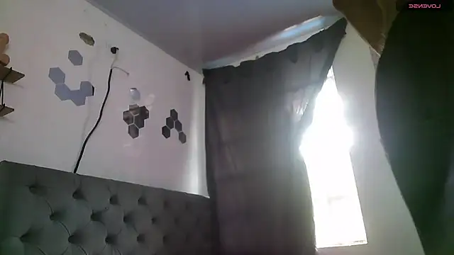 g0lden boss online show from November 2025 01:37:02 PM