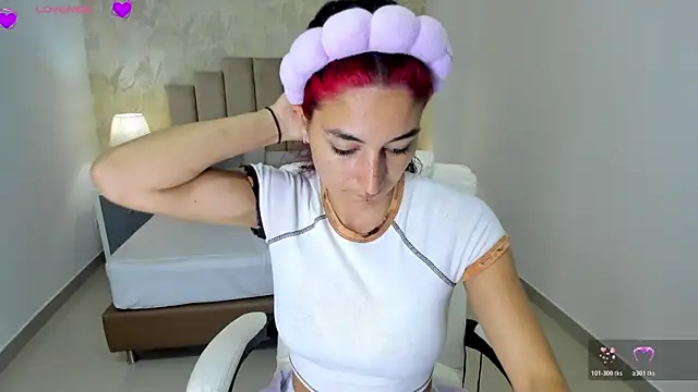 Scarlett 12 online show from March 2026 09:33:02 AM