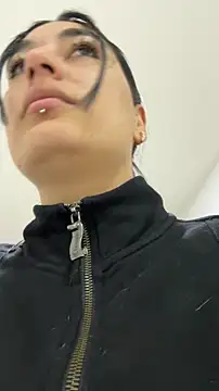 Snapshot of Scarlett_12 chatting on October 2025 12:07:01 PM Scarlett 12 online show from October 2025 12:07:01 PM