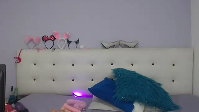 Kate Gale online show from November 2025 12:32:02 PM