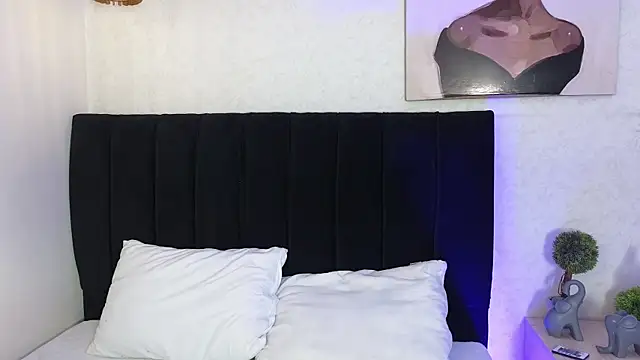 antonellariva  online show from January 2026 07:42:02 PM