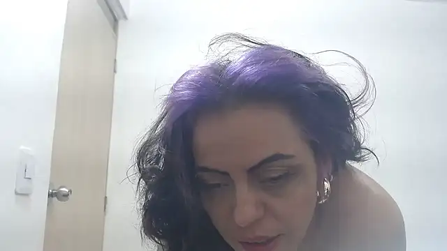 Snapshot of monica_loveet chatting on September 2025 03:40:02 AM monica loveet online show from September 2025 03:40:02 AM