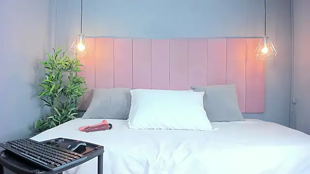 AariaLove online show from November 2025 10:57:02 PM