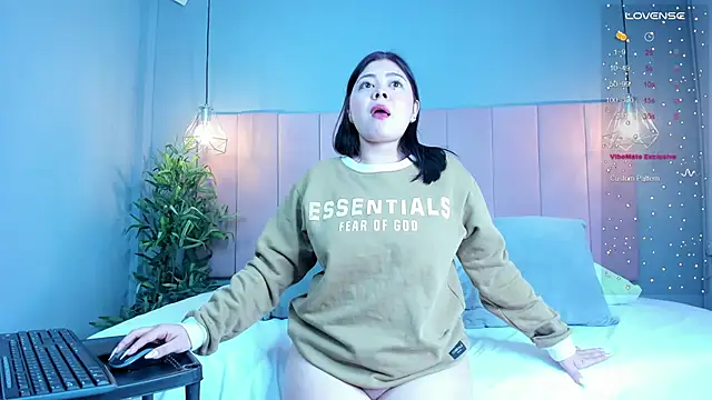 AariaLove online show from September 2025 10:38:02 PM