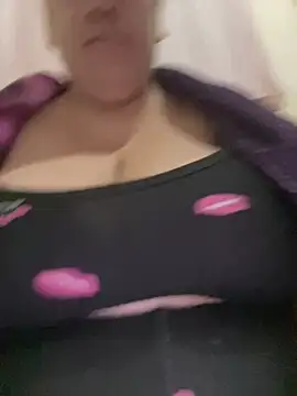 bruna438 online show from April 2026 10:33:01 AM