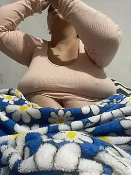 bruna438 online show from May 2026 03:47:01 PM
