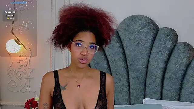Charlotte-Novac online show from October 2025 11:44:01 AM