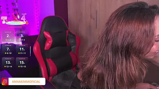 AnnaKimm online show from December 2025 09:44:01 AM