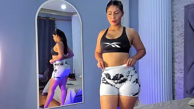 Snapshot of AyshelCooper_ chatting on September 2025 12:12:01 PM AyshelCooper online show from September 2025 12:12:01 PM