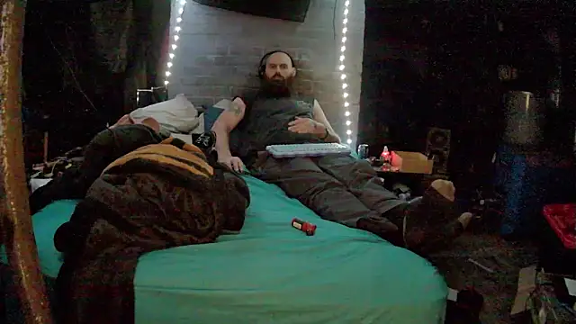 Cowboy815 online show from December 2025 03:42:01 AM