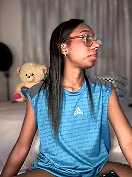 AmyRoss 1 online show from October 2025 11:04:02 PM