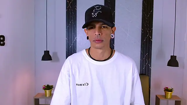 Franvill Trato online show from September 2025 07:19:02 PM