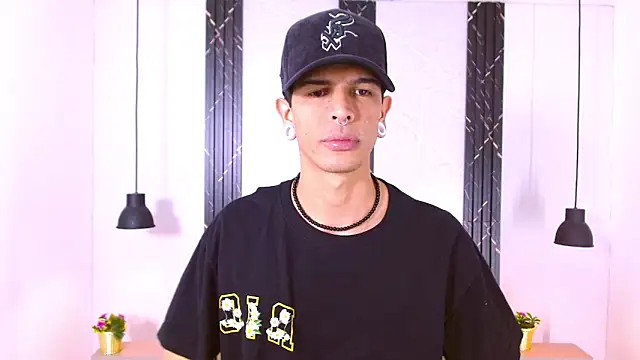 Franvill Trato online show from September 2025 07:20:02 PM