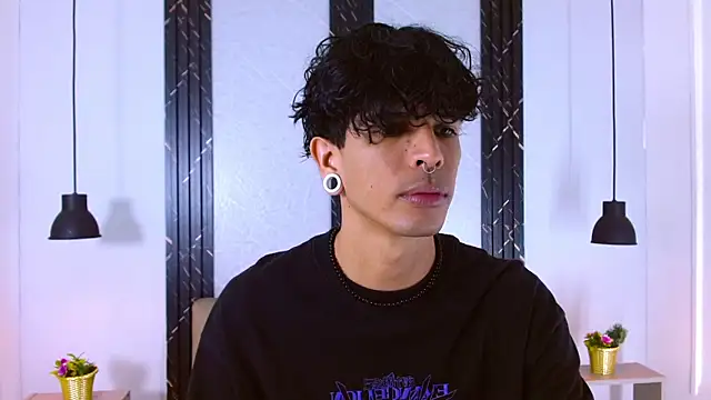 Franvill Trato online show from September 2025 07:10:02 PM