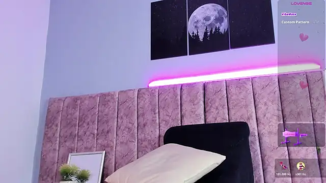 Niicolle Evanss online show from November 2025 07:50:02 PM