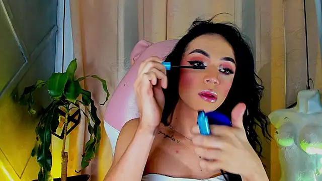 Snapshot of Cristal_Gem1 chatting on July 2026 04:19:01 AM Cristal Gem1 online show from July 2026 04:19:01 AM