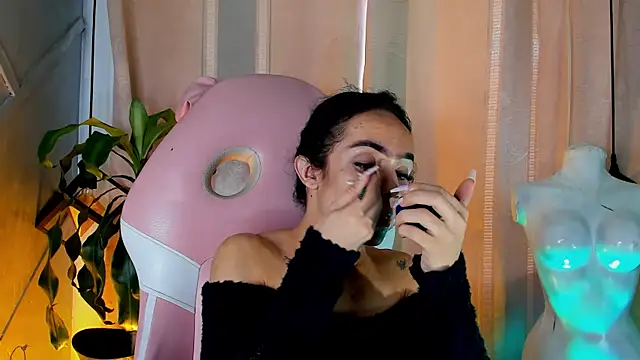 Snapshot of Cristal_Gem1 chatting on June 2026 08:59:02 PM Cristal Gem1 online show from June 2026 08:59:02 PM