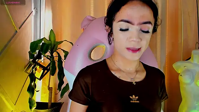 Snapshot of Cristal_Gem1 chatting on July 2026 11:54:01 AM Cristal Gem1 online show from July 2026 11:54:01 AM