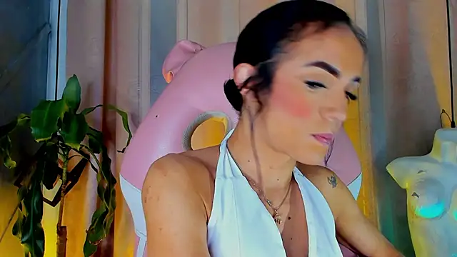 Snapshot of Cristal_Gem1 chatting on July 2026 11:09:01 AM Cristal Gem1 online show from July 2026 11:09:01 AM