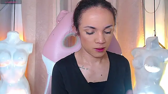 Cristal Gem1 online show from April 2026 11:27:01 AM