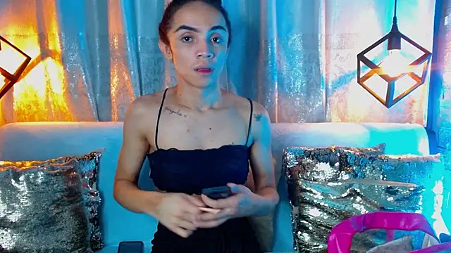 Cristal Gem1 online show from March 2026 01:27:01 AM