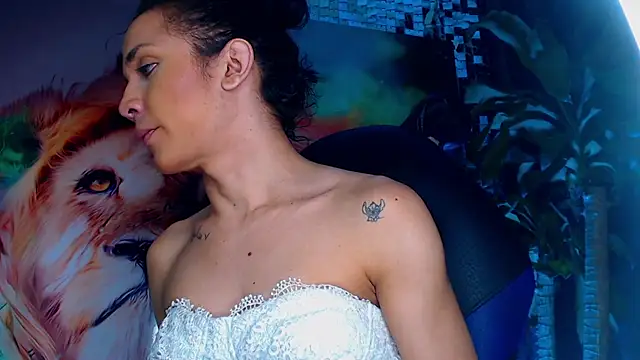 Cristal Gem1 online show from November 2025 01:44:02 PM