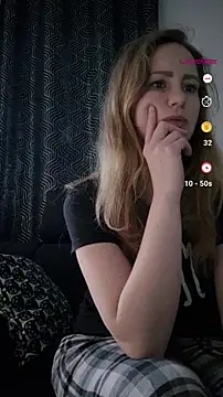 LyraHotty online show from February 2026 06:14:02 AM