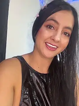 salo-rousee online show from December 2025 06:45:02 PM