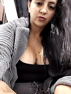 salo-rousee online show from October 2025 07:47:02 PM