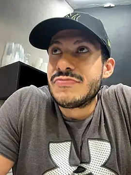 Snapshot of Darg98 chatting on September 2025 05:18:02 AM Darg98 online show from September 2025 05:18:02 AM