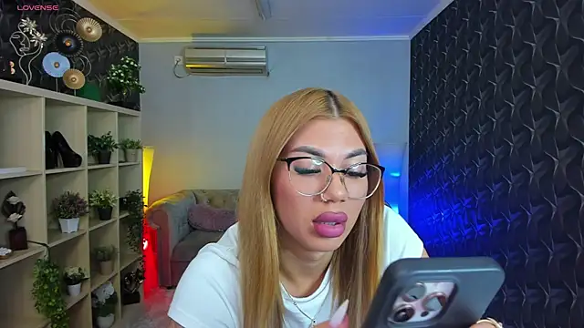 xPuka online show from September 2025 04:45:02 PM