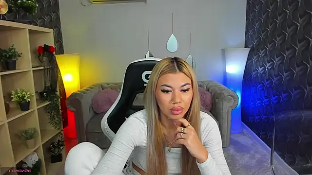 xPuka online show from December 2025 05:18:01 PM