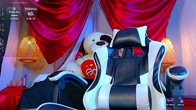 Thaiel Fosteer online show from February 2026 07:42:01 AM