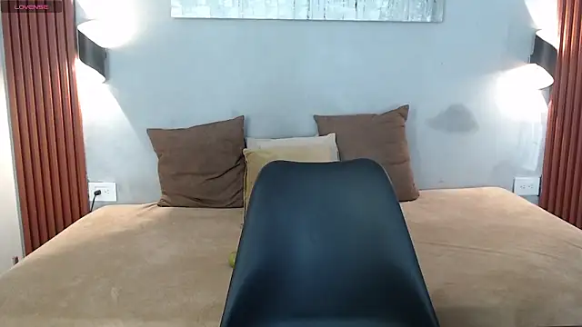 Snapshot of Glory_girl chatting on November 2025 02:43:02 PM Glory girl online show from November 2025 02:43:02 PM