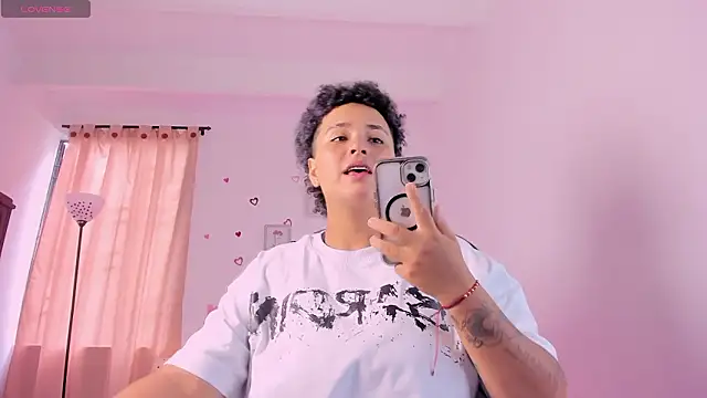 LiaaMoretzz online show from February 2026 07:33:02 PM