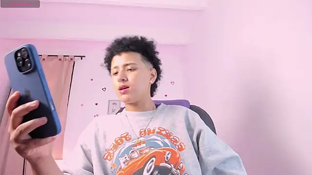 LiaaMoretzz online show from April 2026 01:18:02 AM