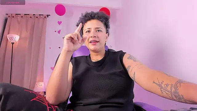 LiaaMoretzz online show from February 2026 02:56:02 AM