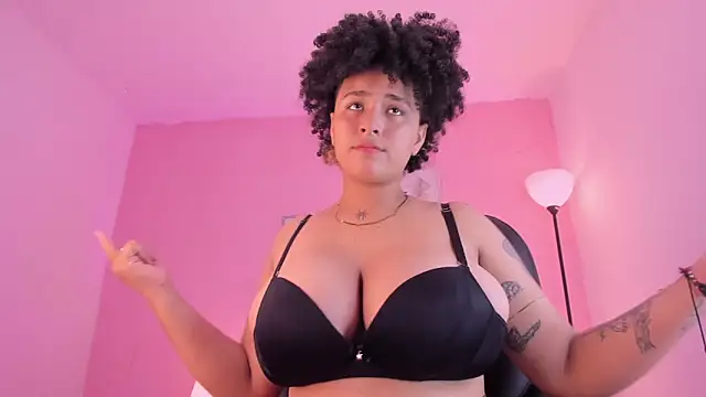 LiaaMoretzz online show from September 2025 11:55:02 PM