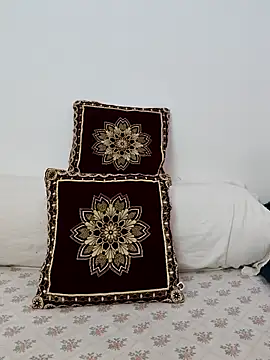 Miss Riya20 online show from November 2025 06:57:01 AM