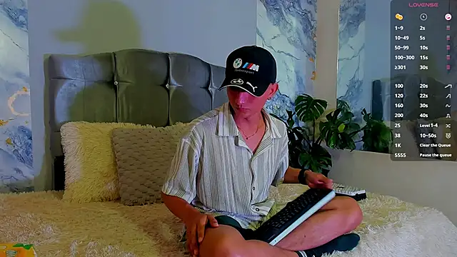 oliver mr  online show from March 2026 07:19:01 PM