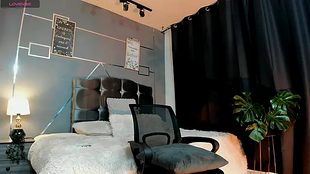 oliver mr  online show from December 2025 08:30:02 PM