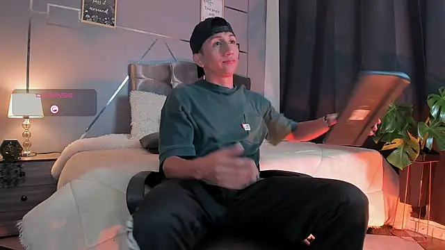 oliver mr  online show from November 2025 08:13:02 PM