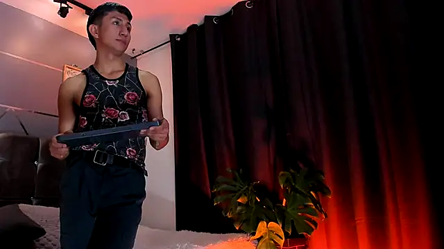 oliver mr  online show from October 2025 09:14:01 PM