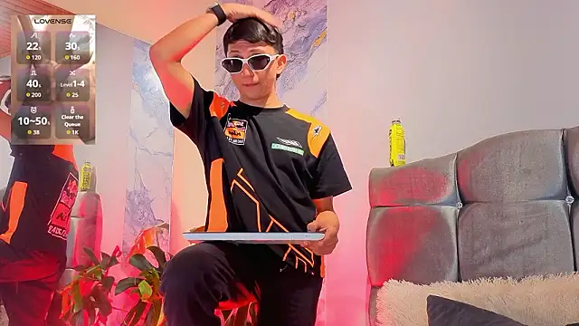 oliver mr  online show from March 2026 08:31:02 PM