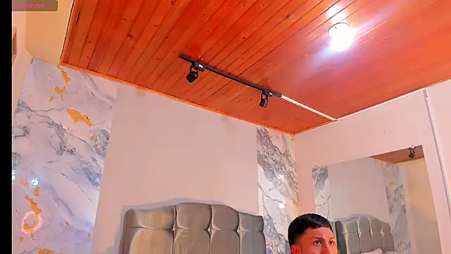 oliver mr  online show from February 2026 09:34:01 PM