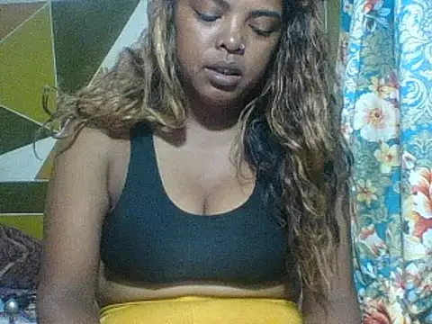 Snapshot of SEXY_METISE chatting on March 2025 12:20:01 PM SEXY METISE online show from March 2025 12:20:01 PM