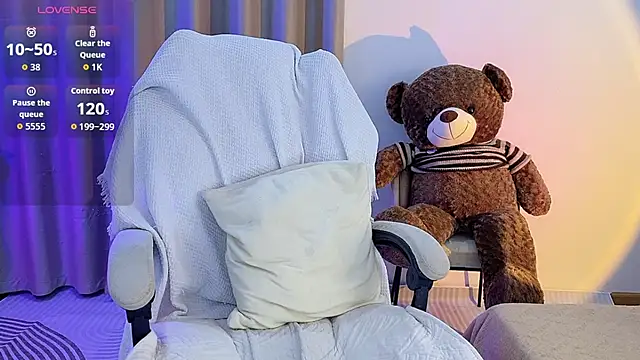 MoLi0066 online show from October 2025 11:27:01 PM