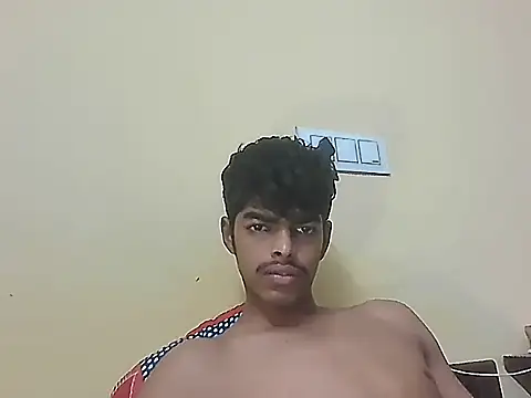 Snapshot of monster_33 chatting on May 2026 06:10:01 AM monster 33 online show from May 2026 06:10:01 AM