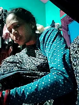 Pooja750 online show from February 2026 12:51:02 AM