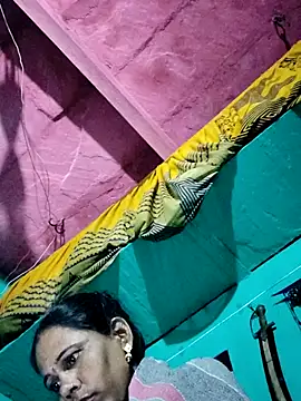 Pooja750 online show from November 2025 08:45:02 PM